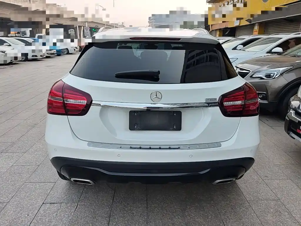 Mercedes-Benz GLA — миниатюра 6