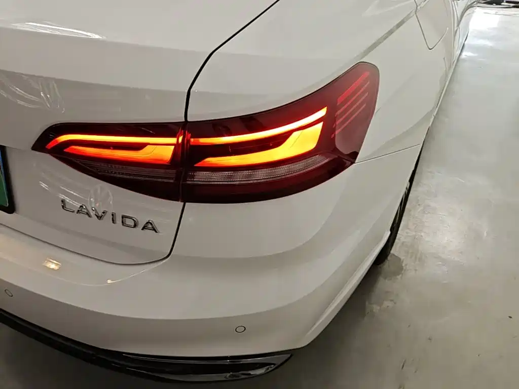 Volkswagen Lavida — миниатюра 8