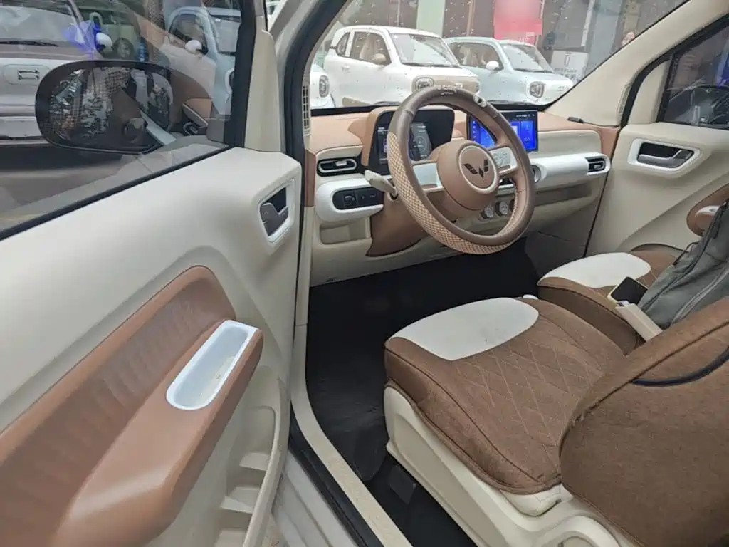Wuling MINIEV — миниатюра 16