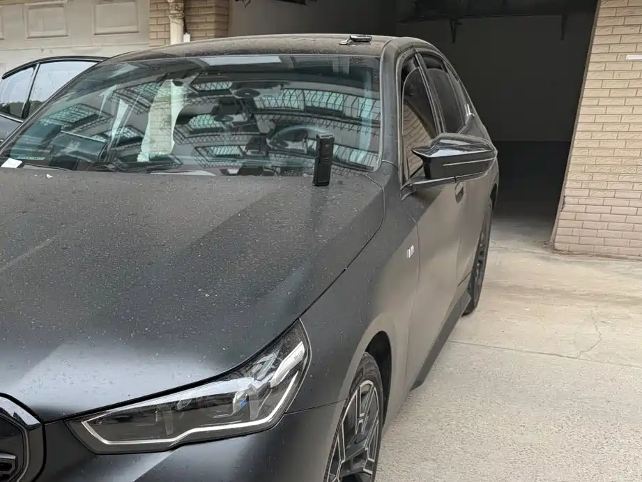 BMW 5 Series — миниатюра 2