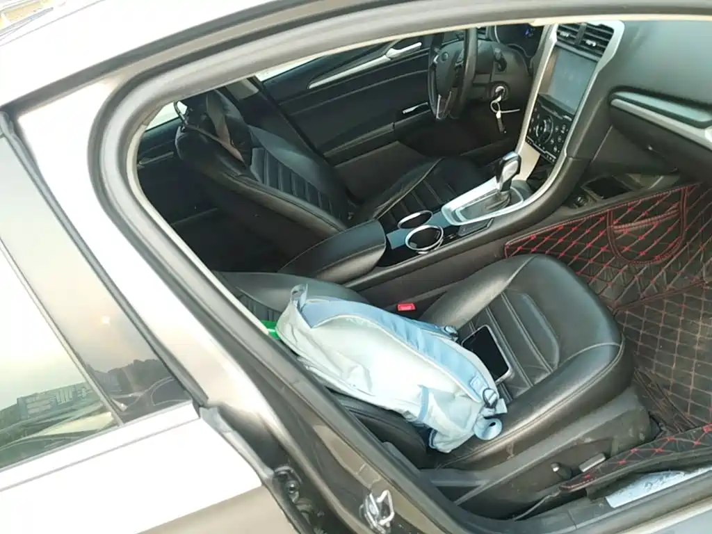 Ford Mondeo — миниатюра 25