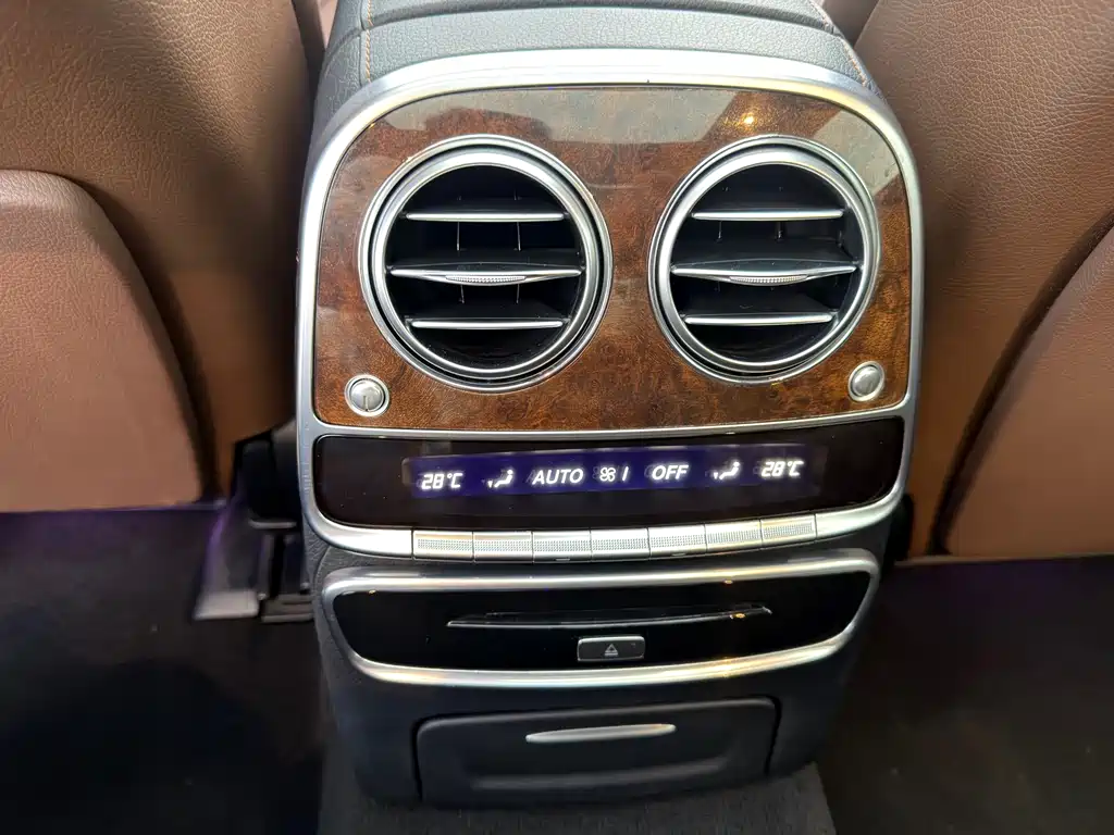 Mercedes-Benz S-Class — миниатюра 11