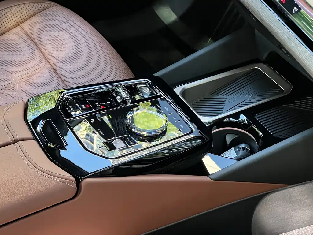 BMW 5 Series — миниатюра 18