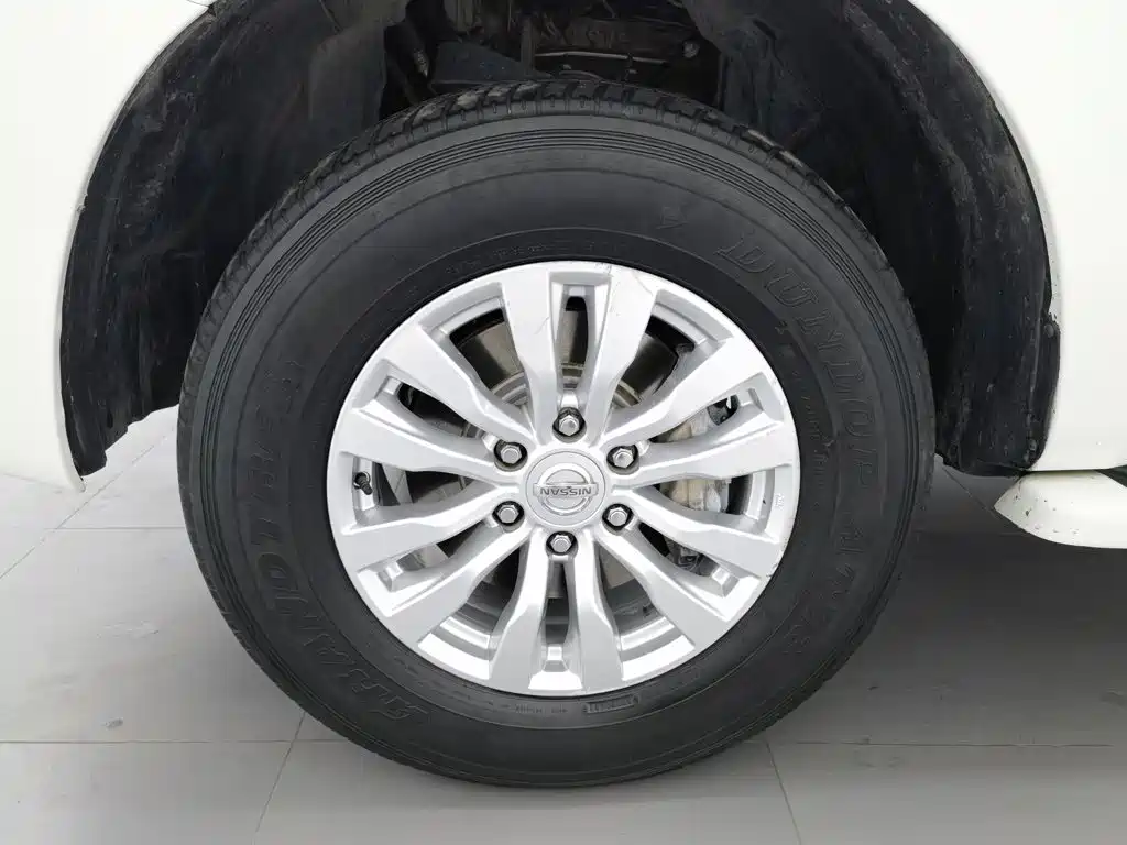 Nissan Patrol — миниатюра 17