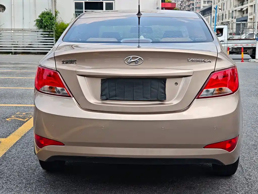 Hyundai Verna — миниатюра 6