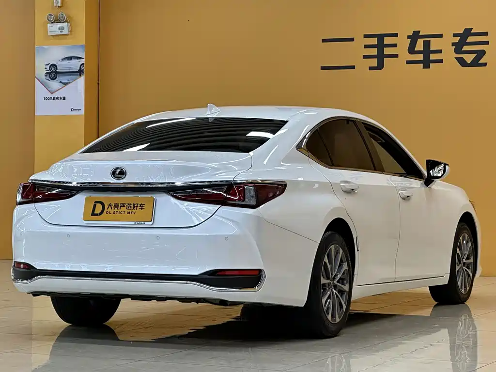 Lexus ES — миниатюра 3