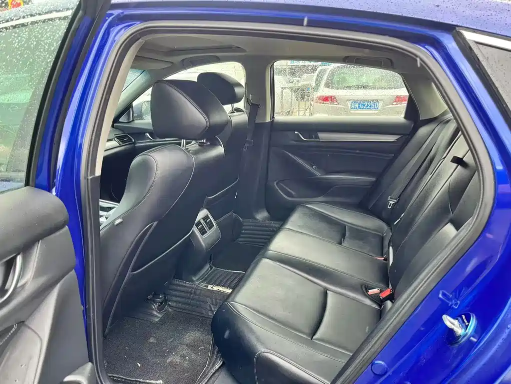 Honda Accord — миниатюра 8