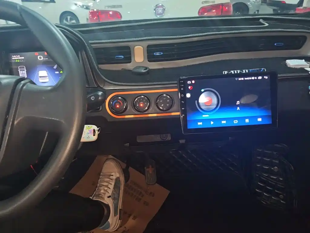 Wuling MINIEV — миниатюра 13