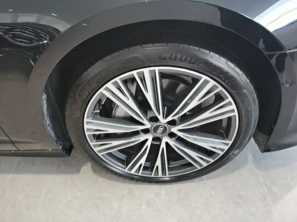 Audi A6L — миниатюра 12