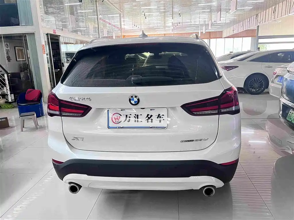 BMW X1 — миниатюра 10