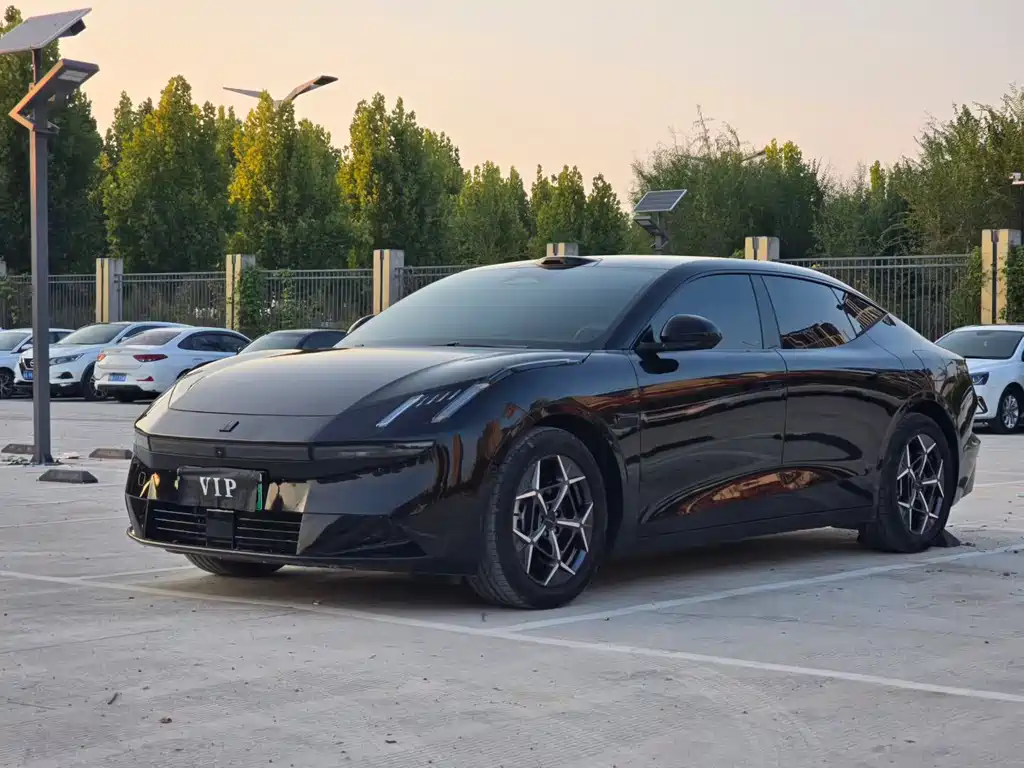 Lynk & Co 10