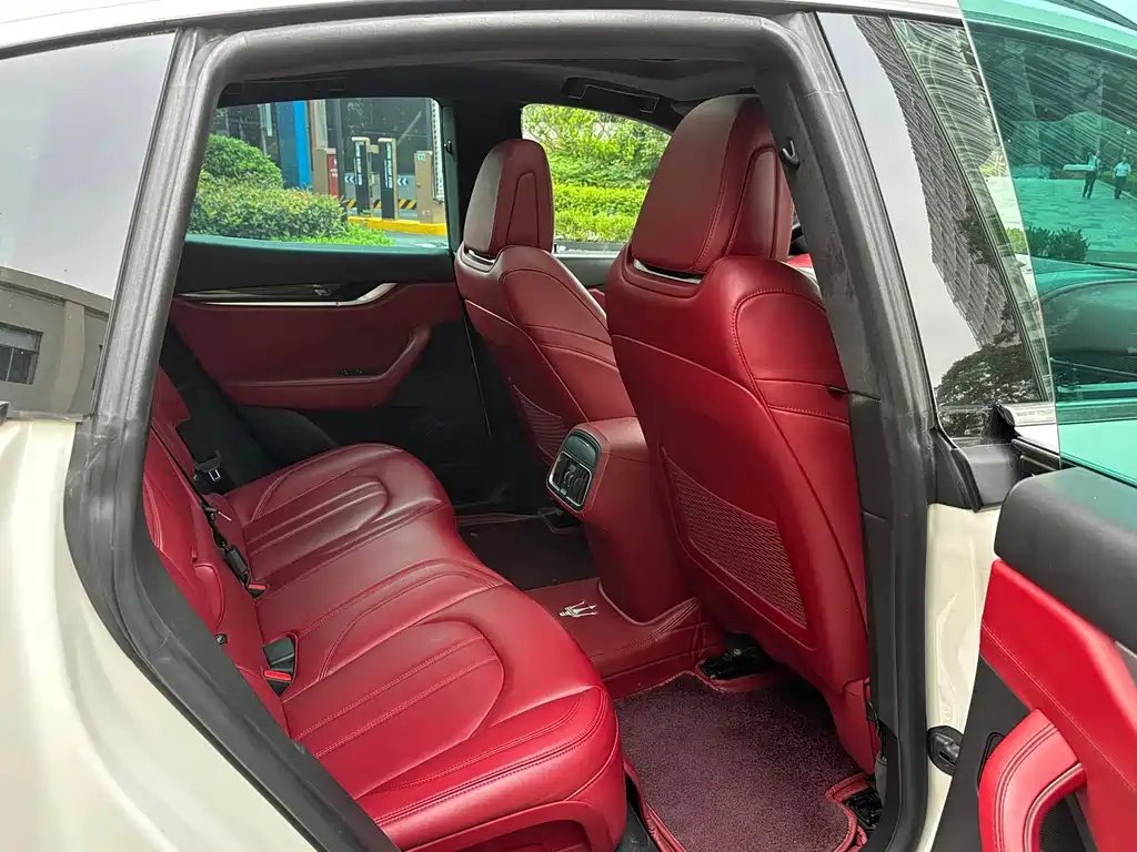 Maserati Levante — миниатюра 10