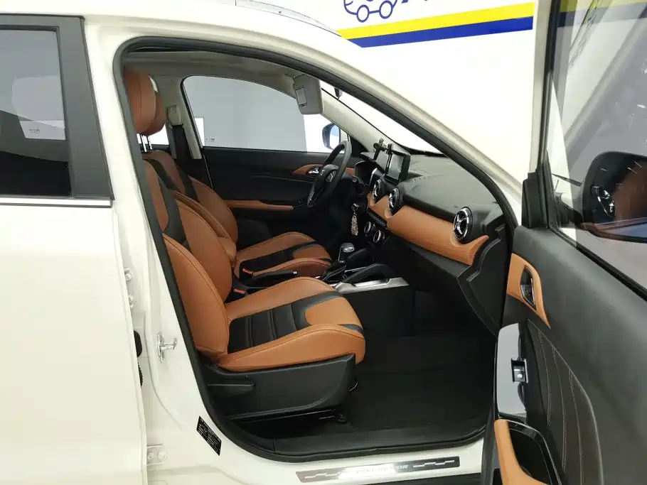 BAIC Senova X35 — миниатюра 8