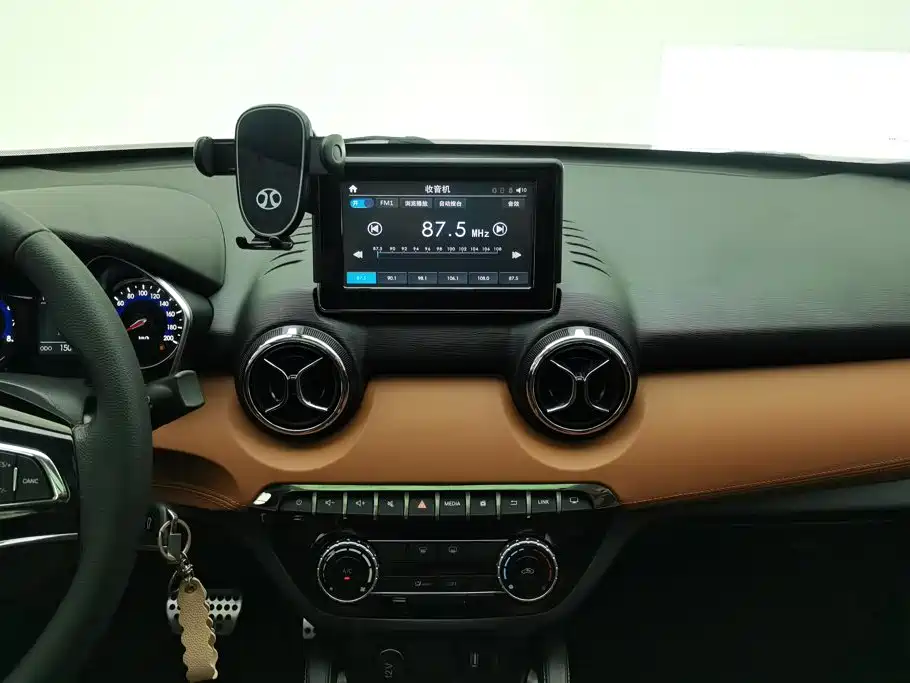 BAIC Senova X35 — миниатюра 13
