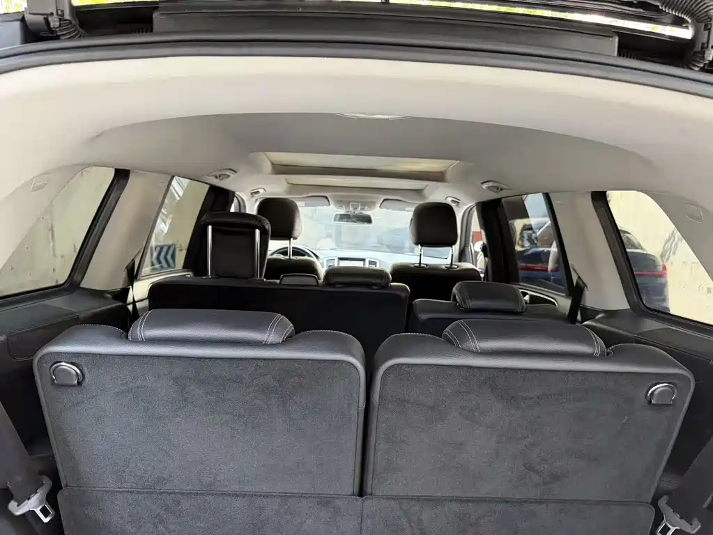 Mercedes-Benz GL-Class — миниатюра 11