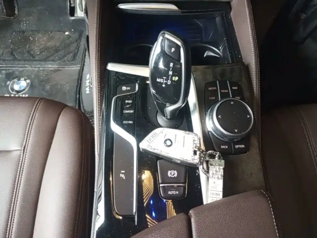 BMW 5 Series — миниатюра 14