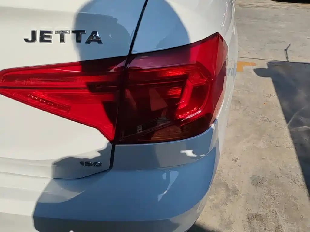 Volkswagen Jetta — миниатюра 8