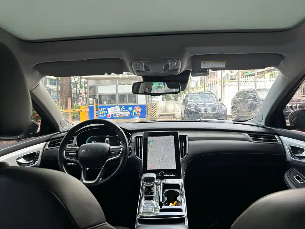 Roewe i6 MAX New Energy — миниатюра 8