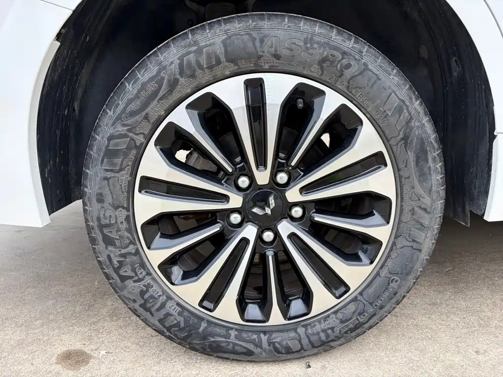 Wuling Jiachen — миниатюра 20