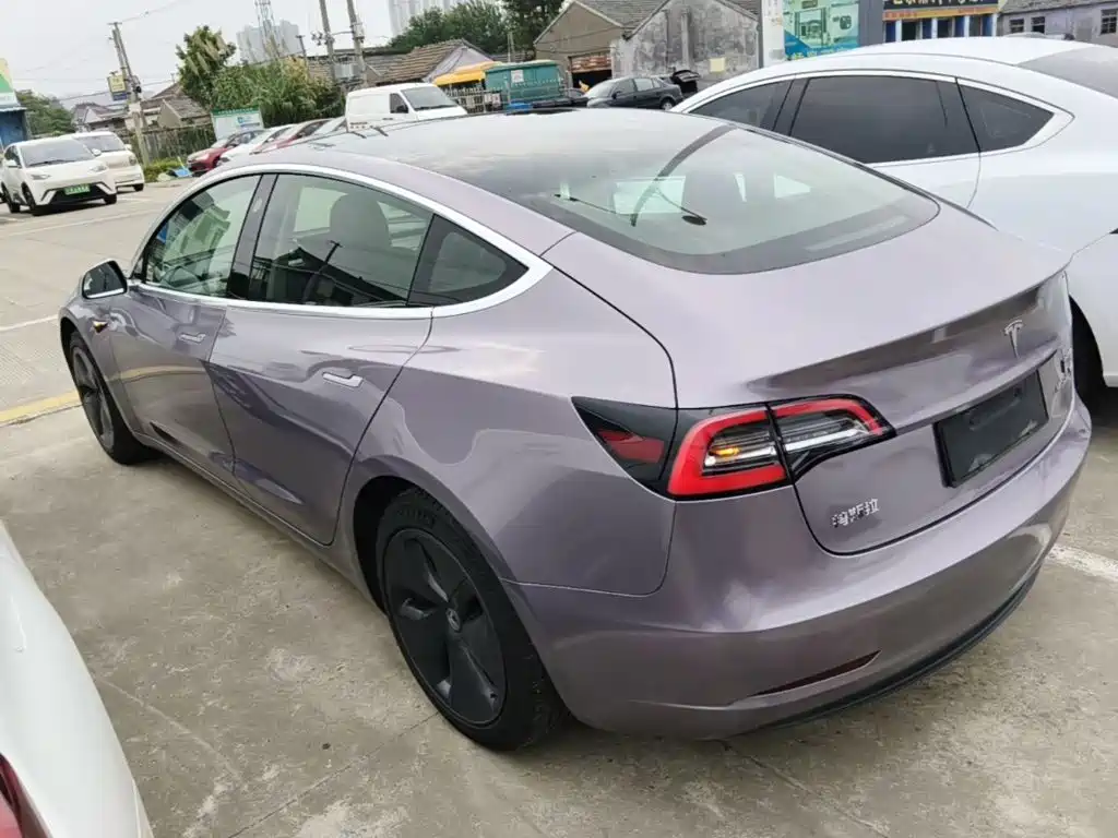 Tesla Model 3 — миниатюра 5