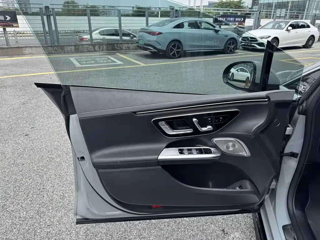 Mercedes-Benz EQE 2022 350