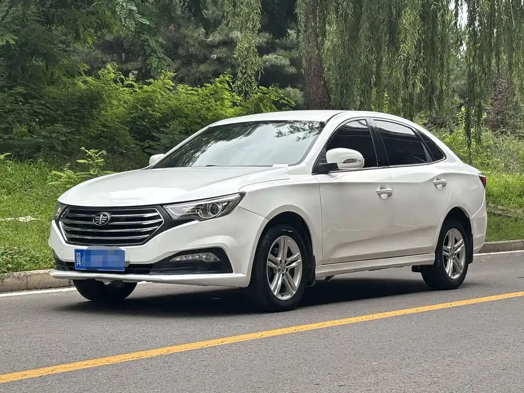 2019 Bestune B30 - zdjęcie 1 z 9
