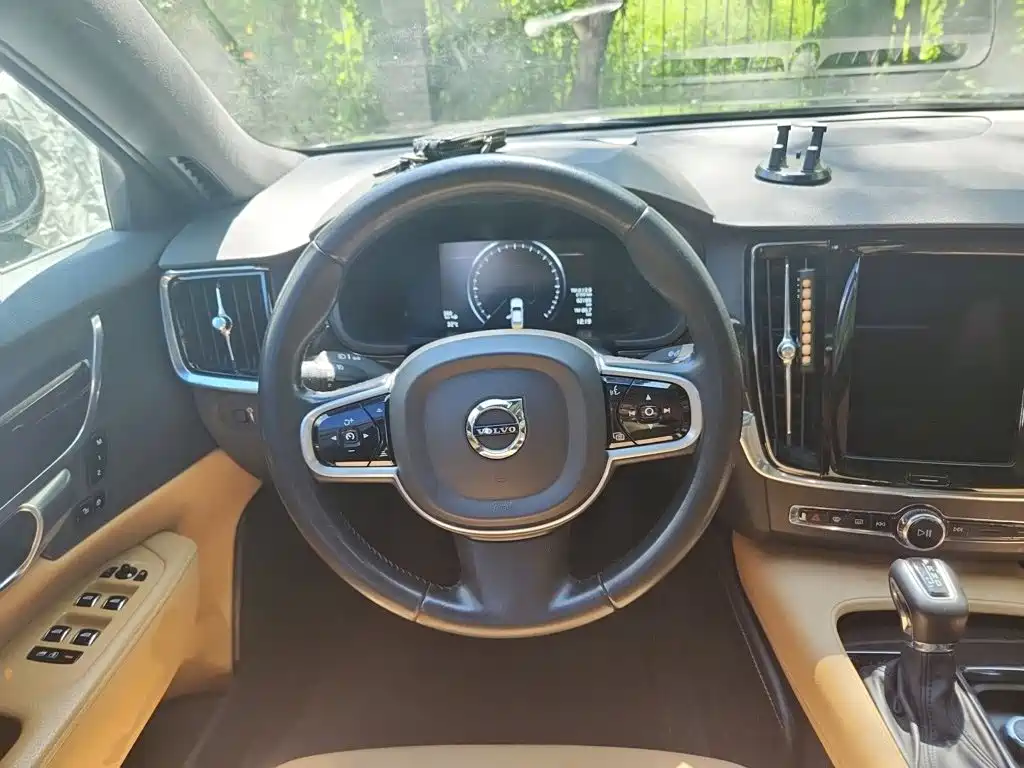Volvo S90 — миниатюра 3