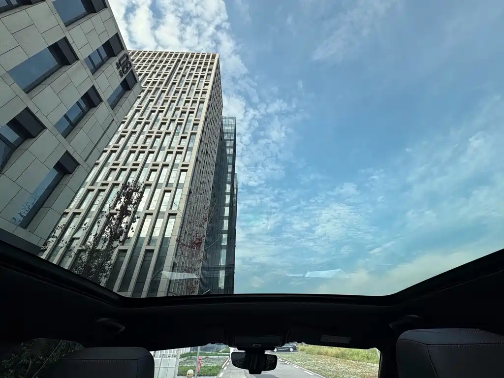 Land Rover Discovery Sport — миниатюра 22