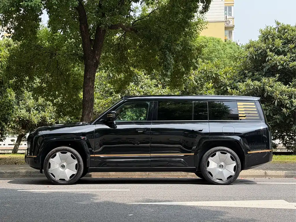Yangwang Yangwang U8 L — миниатюра 7