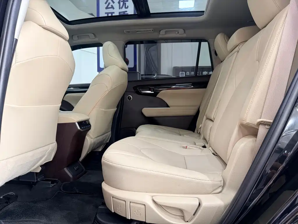 Toyota Highlander — миниатюра 5