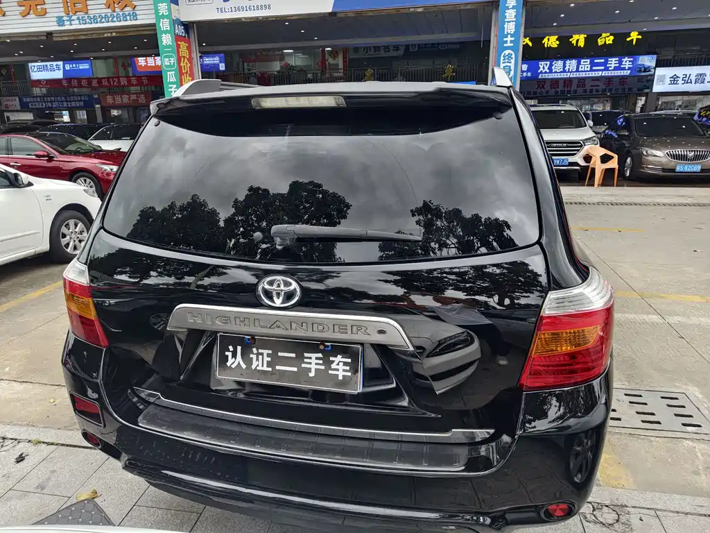 Toyota Highlander 2011 2.7L 7 мест Luxury