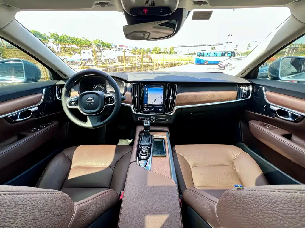 Volvo S90 — миниатюра 7
