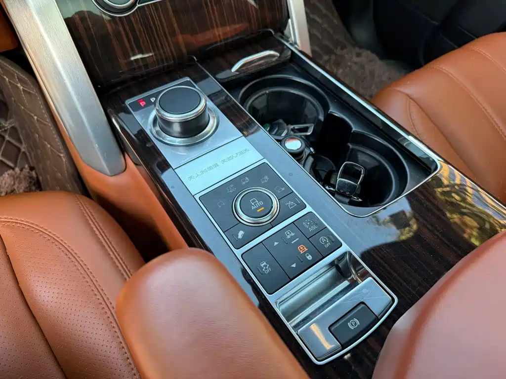 Land Rover Range Rover — миниатюра 9