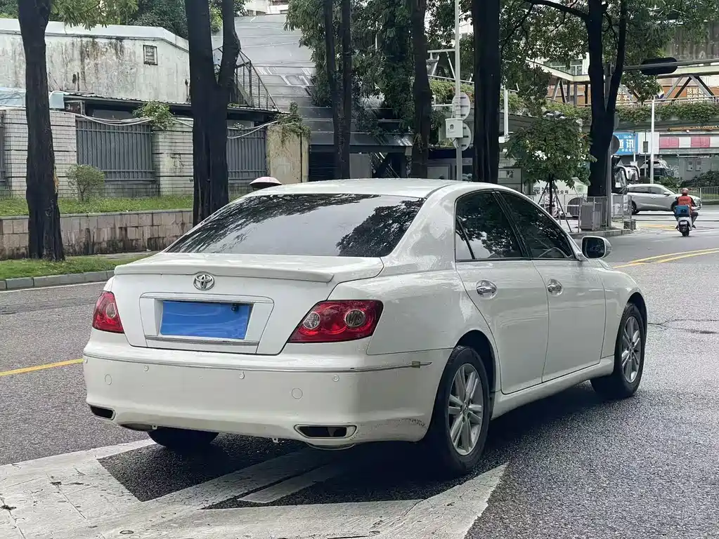 Toyota Reiz — миниатюра 4
