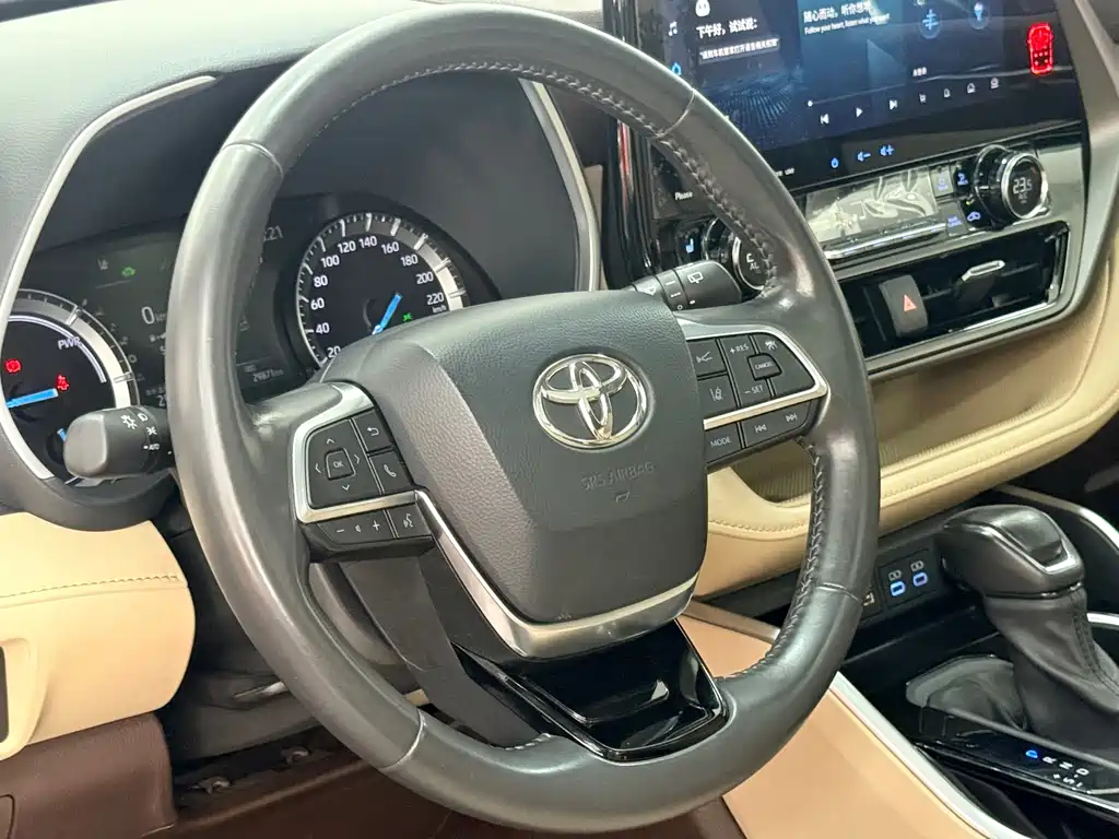 Toyota Highlander — миниатюра 11