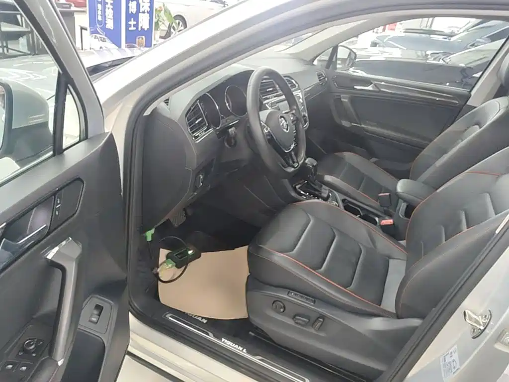 Volkswagen Tiguan L — миниатюра 16