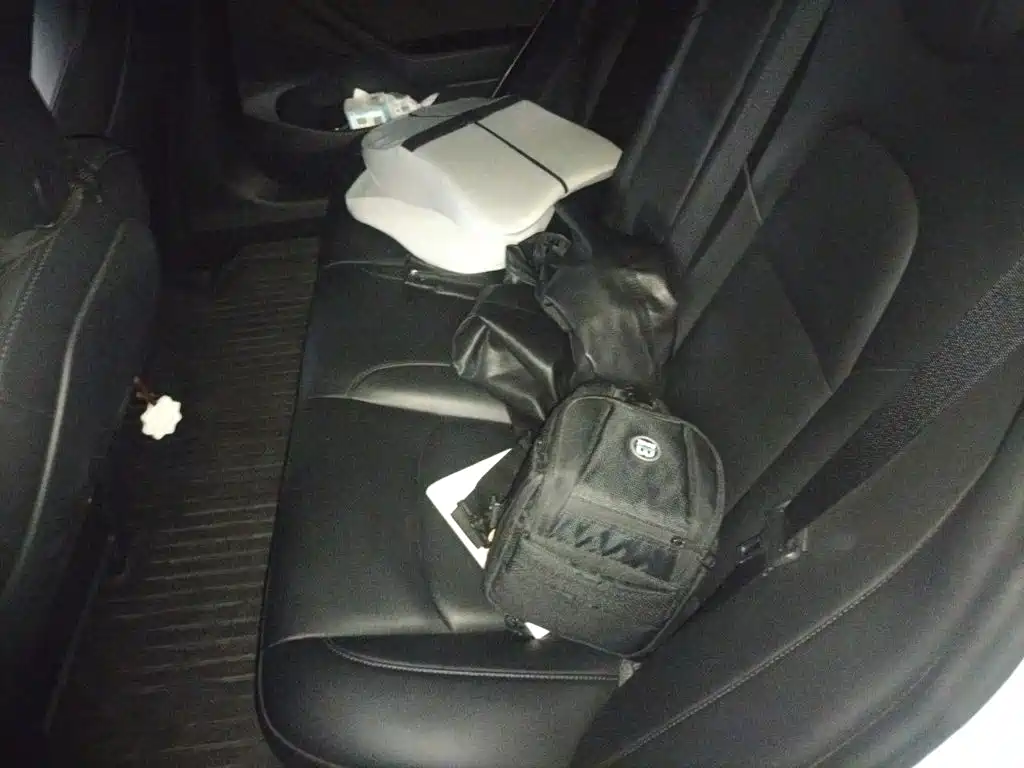 Tesla Model 3 — миниатюра 18