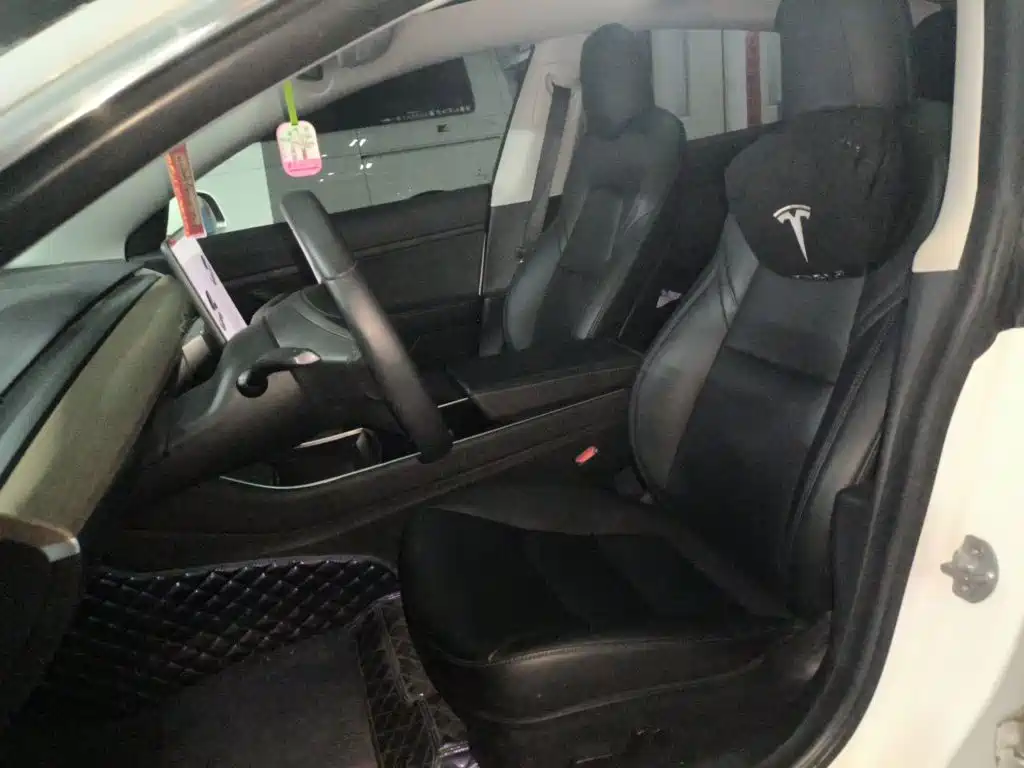 Tesla Model 3 — миниатюра 16