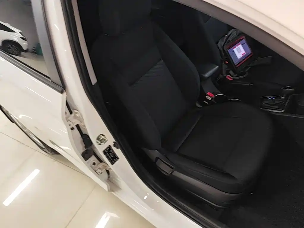 Hyundai Verna — миниатюра 25