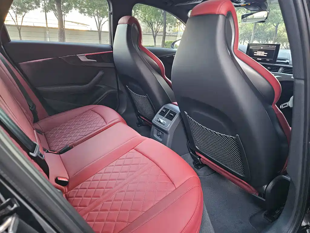 Audi S4 — миниатюра 10