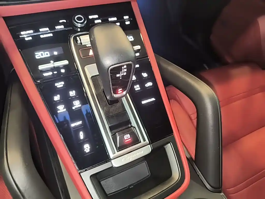 Porsche Cayenne — миниатюра 14