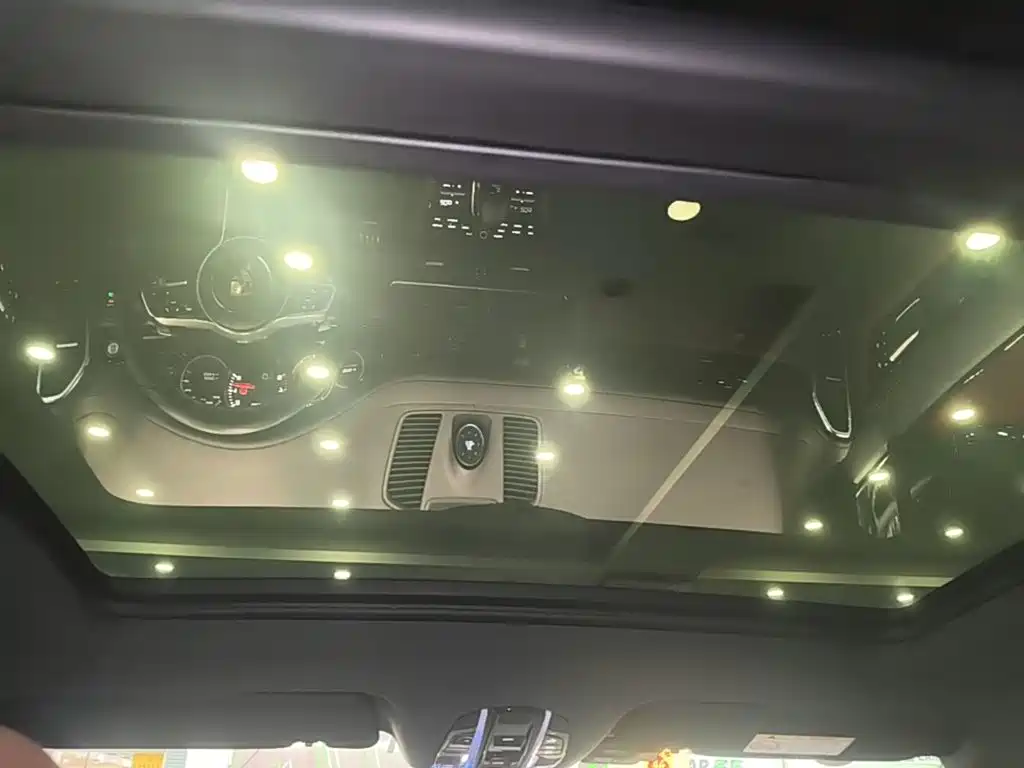 Porsche Cayenne — миниатюра 18