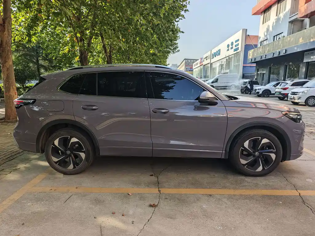 Volkswagen Tiguan L — миниатюра 5