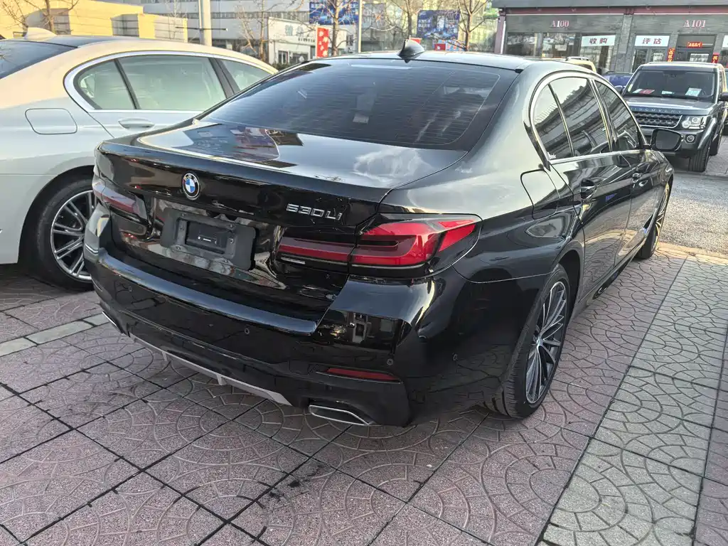 BMW 5 SERIES