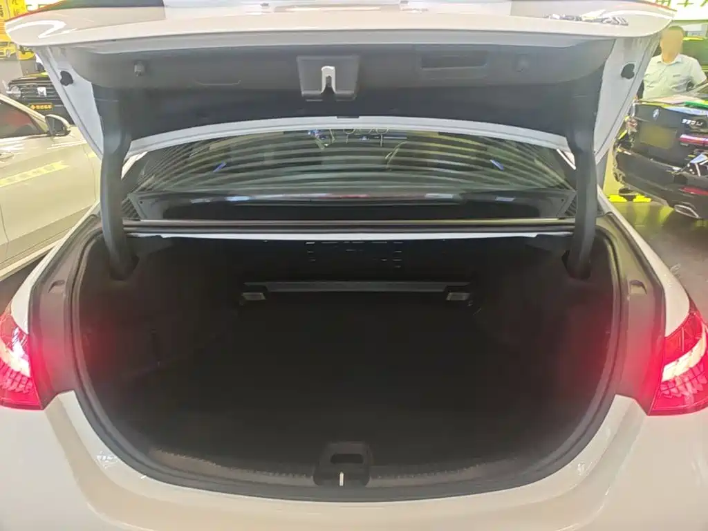 Mercedes-Benz C-Class — миниатюра 19