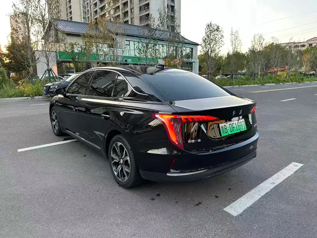 Hongqi Hongqi E-QM5 — миниатюра 8