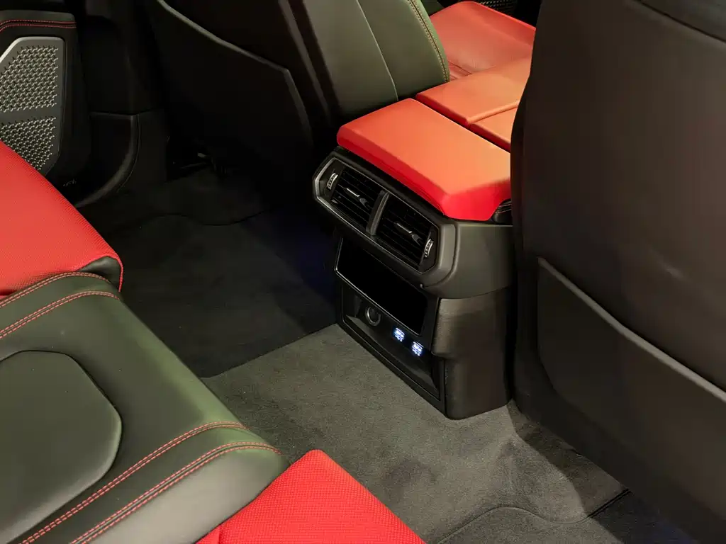 Lamborghini Urus — миниатюра 12