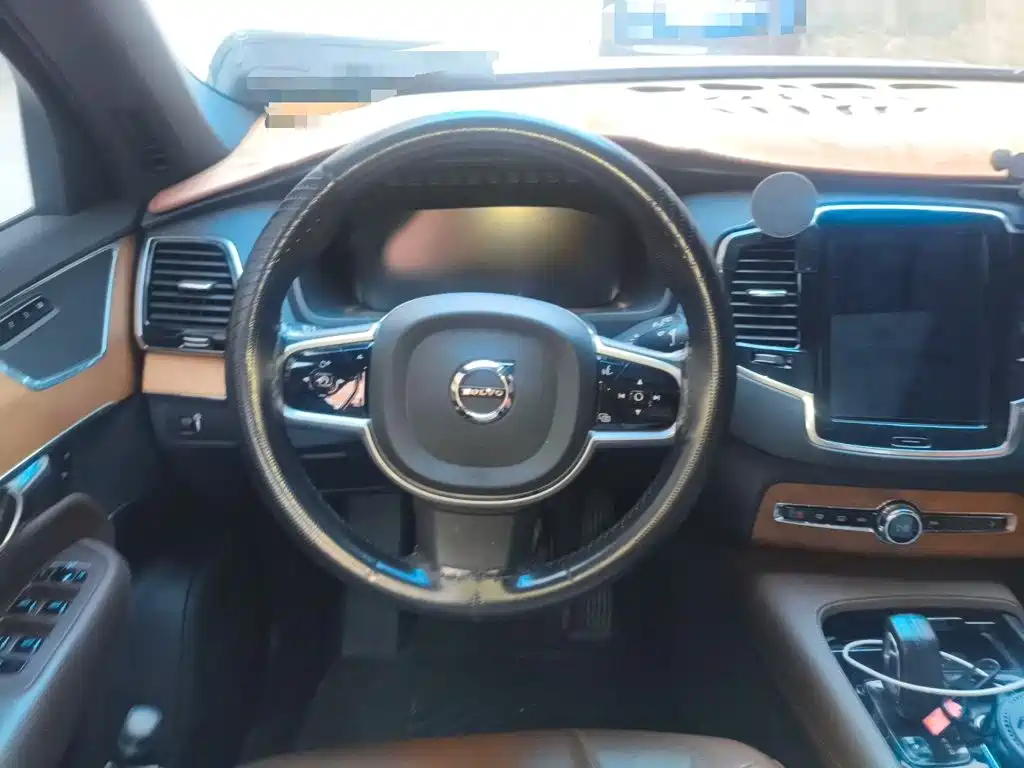 Volvo XC90 — миниатюра 3