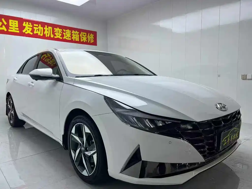 Hyundai Elantra — миниатюра 3