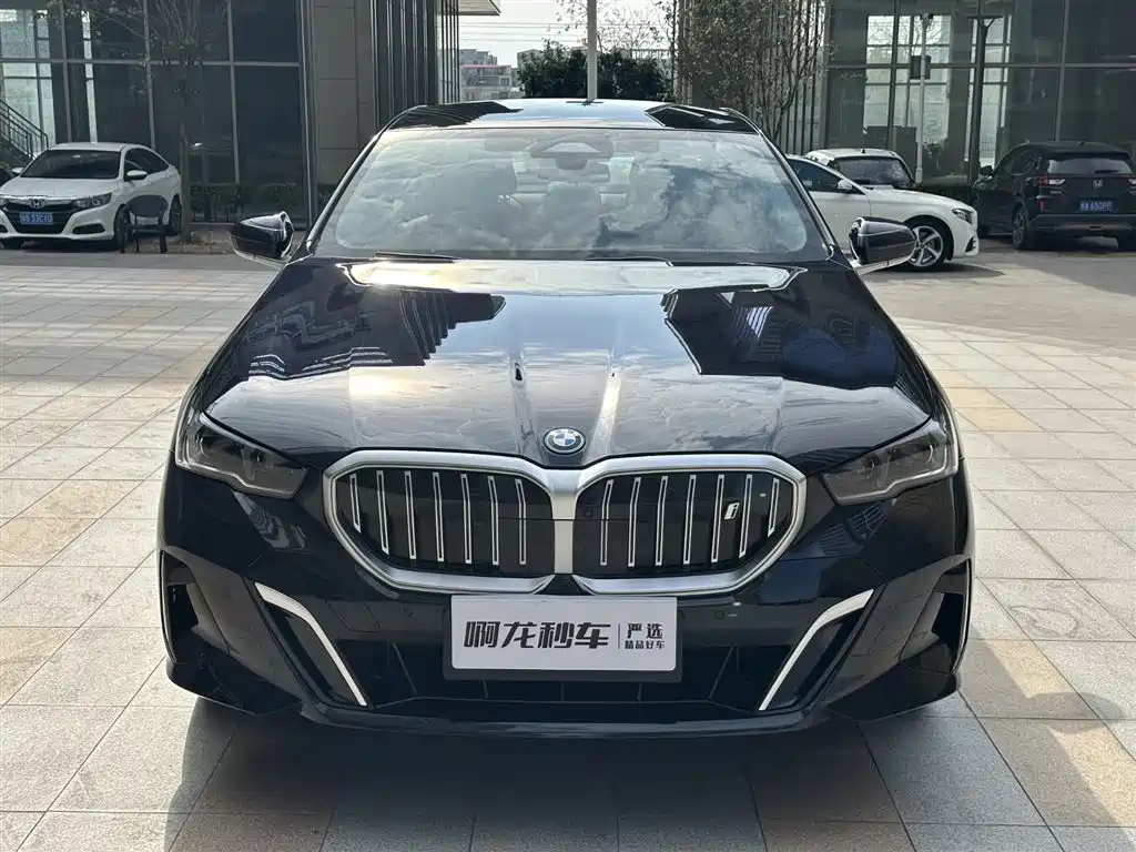 BMW I5